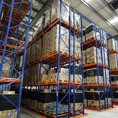 هل يمكن استخدام أرفف الممرات الضيقة في مستودع تخزين المواد الغذائية؟